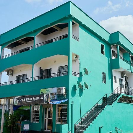 L'Immeuble Queen M.N.M Douala Exterior foto