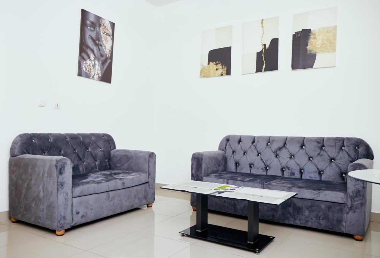 L'Immeuble Queen M.N.M Douala Exterior foto